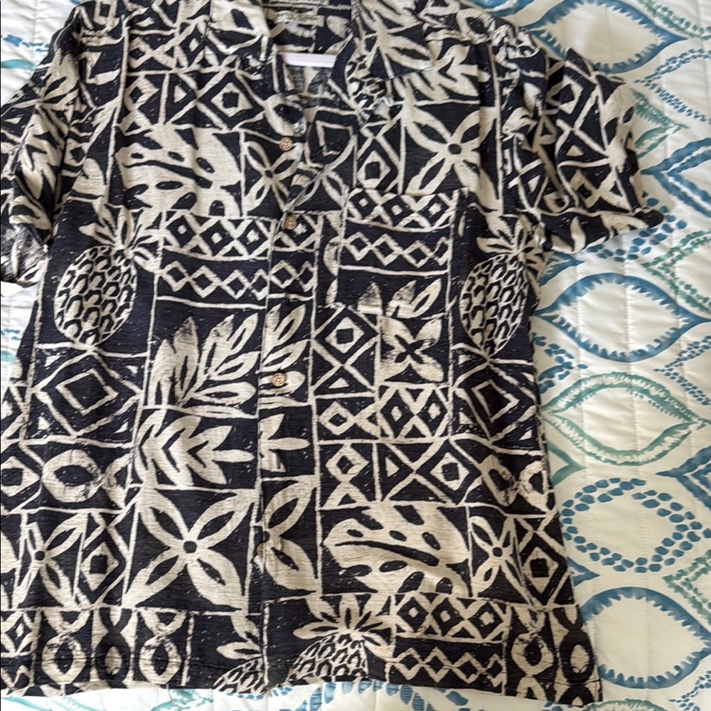 Black and White Geometric Casual Button Down Shirt